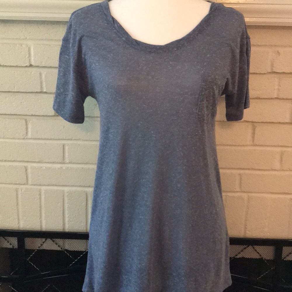 Good condition Wild Pearl heather blue T-shirt